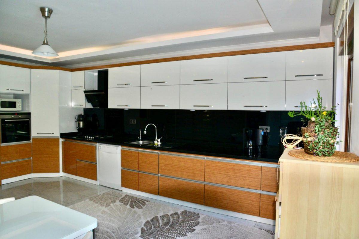MAY2303 - Photo 8