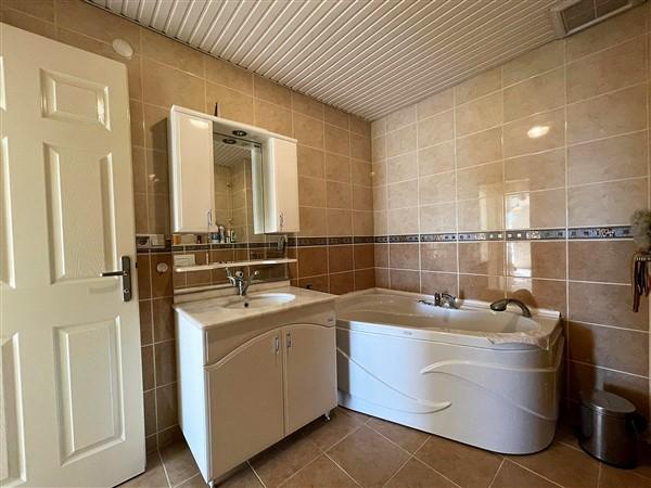 MAY2237 - Photo 24