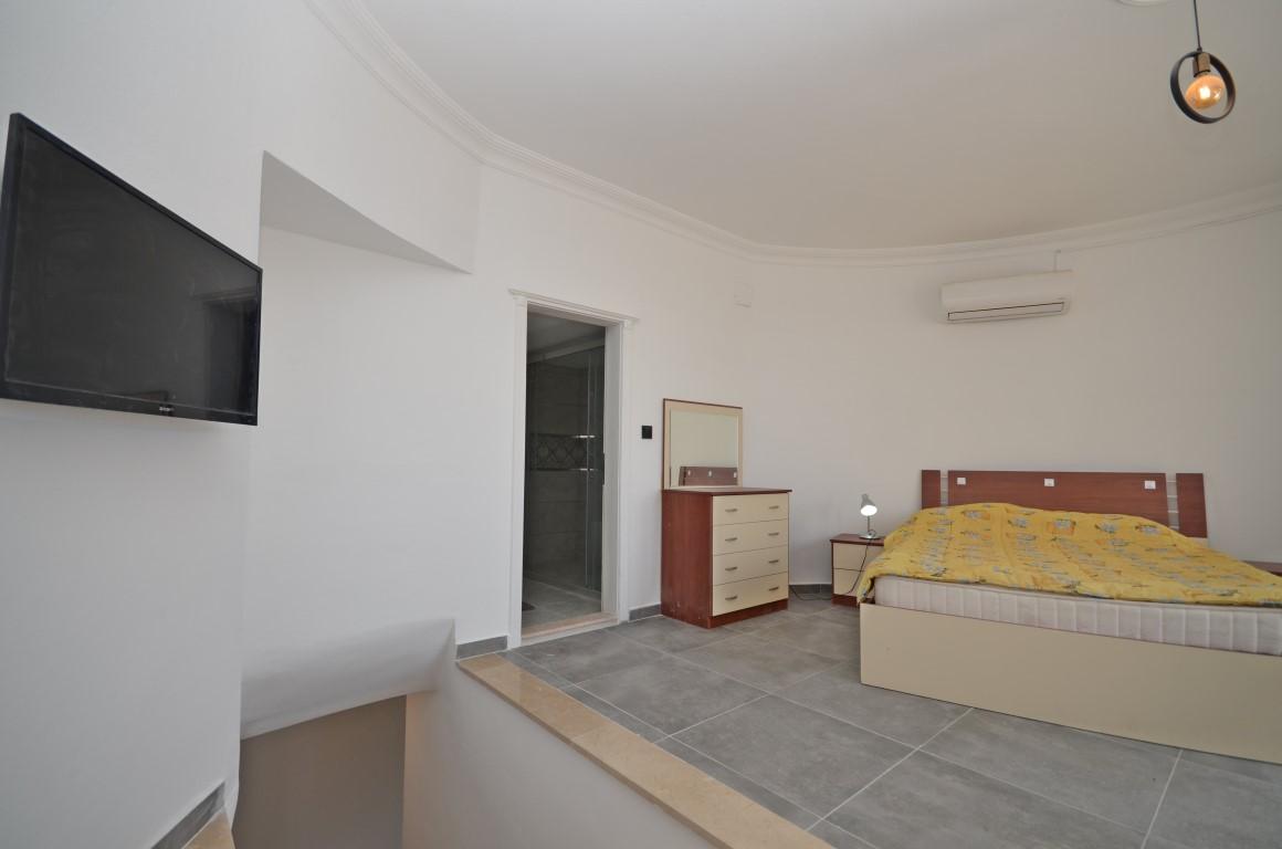MAY2380 - Photo 23