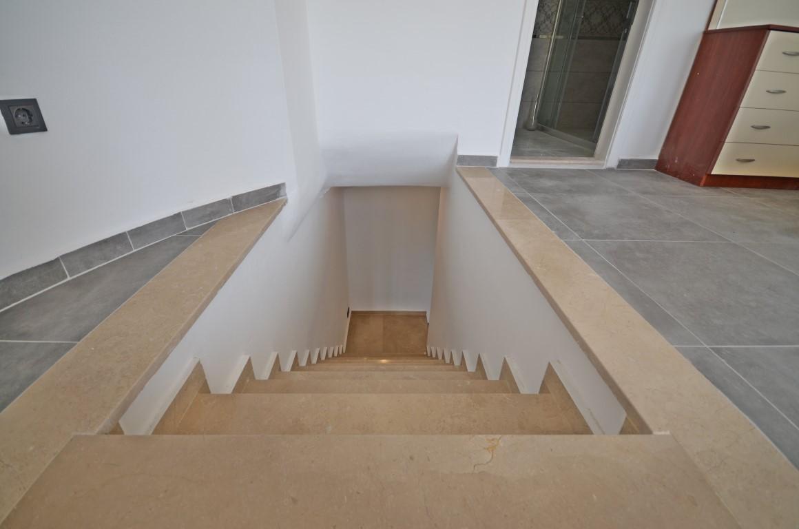 MAY2380 - Photo 20