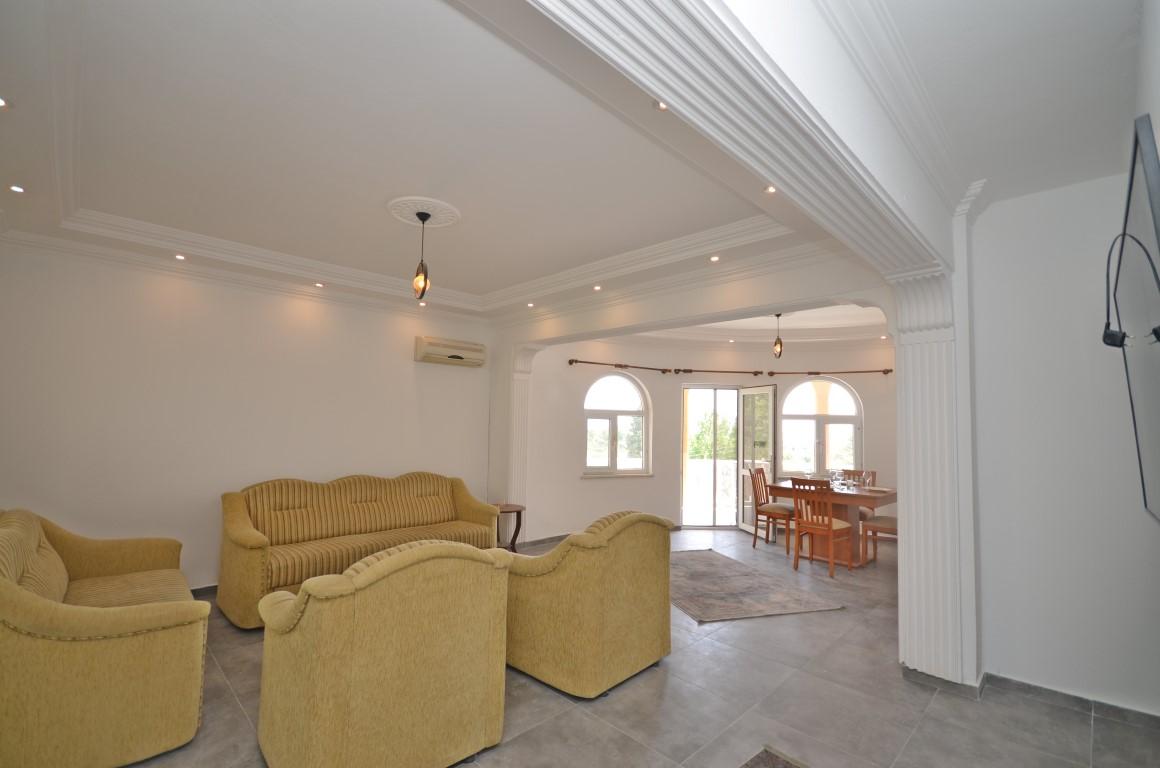 MAY2380 - Photo 9