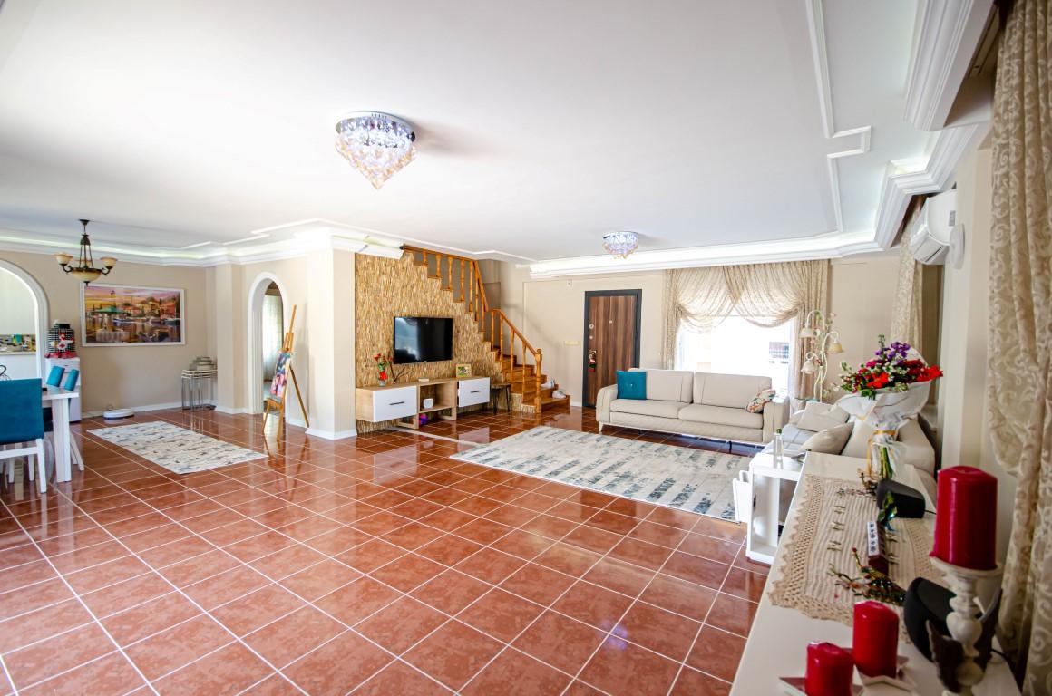 MAY2368 - Photo 13