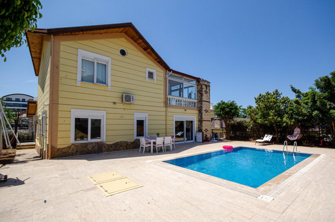 MAY2368 - Photo 1