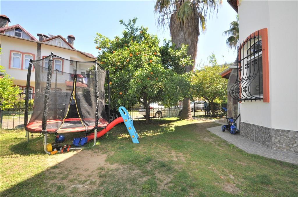 MAY2352 - Photo 5