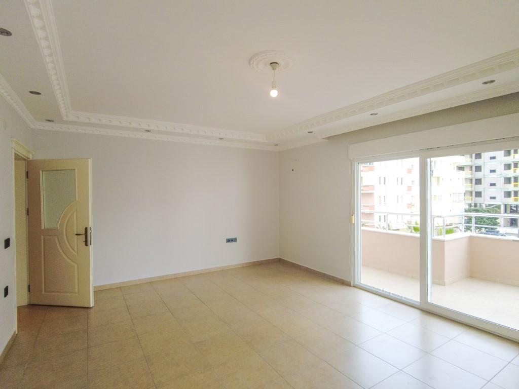 MAY2499 - Photo 5