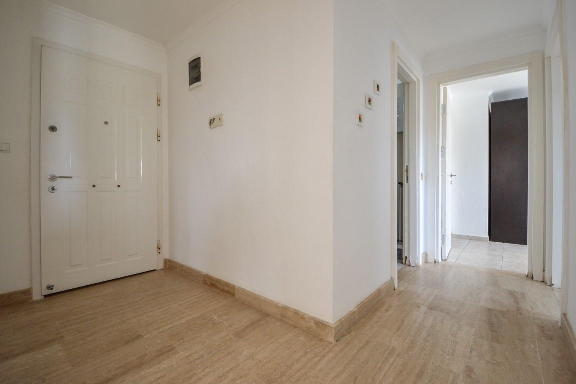 MAY2477 - Photo 7