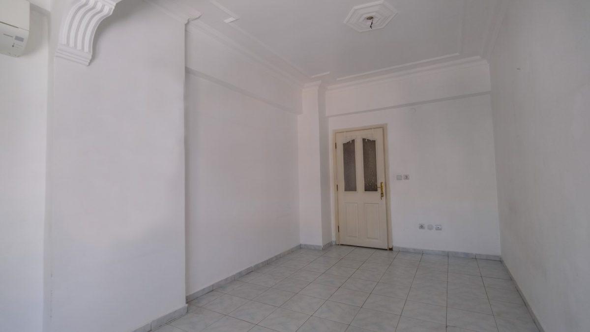 MAY2467 - Photo 9