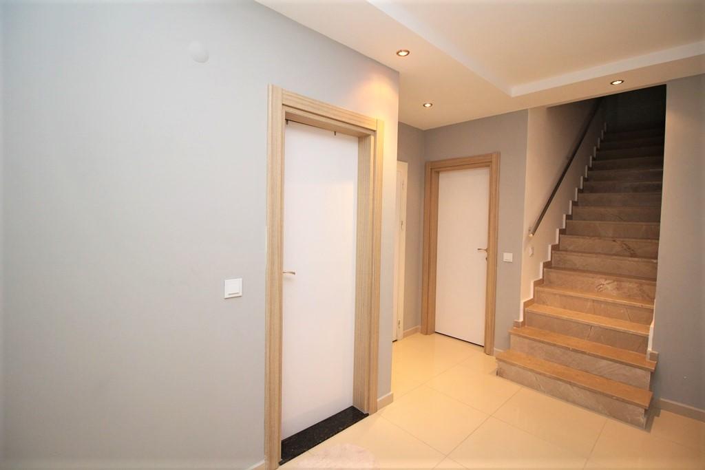 MAY2394 - Photo 20