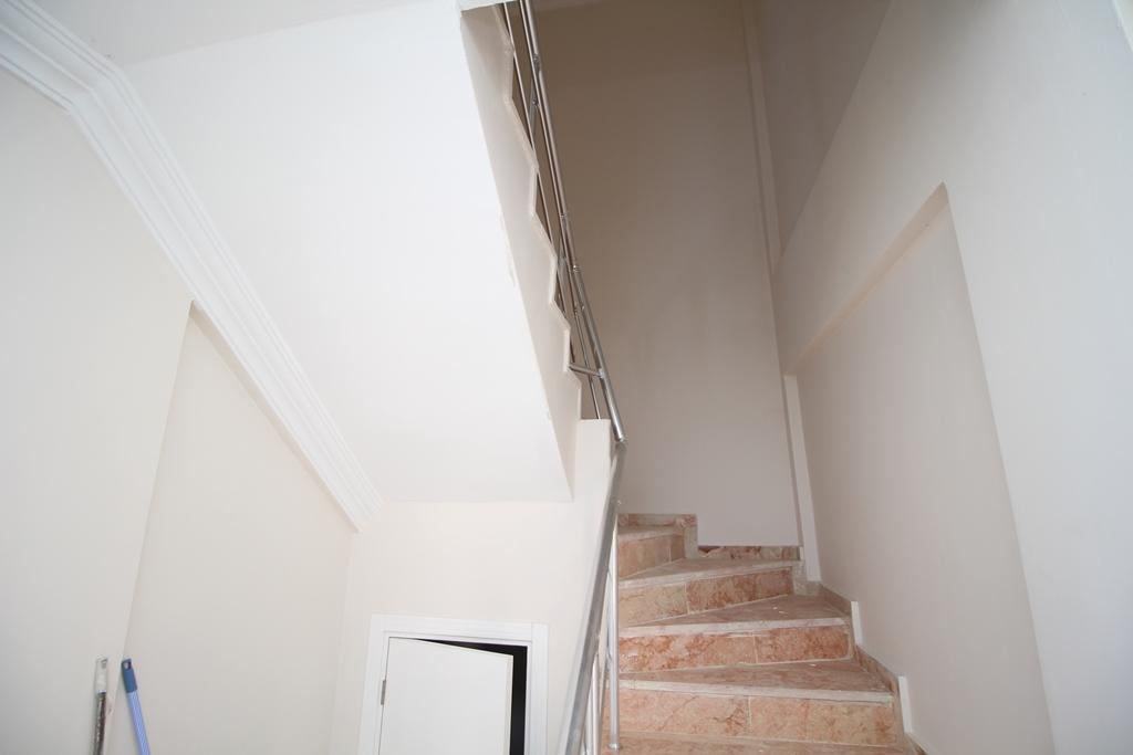 MAY2396 - Photo 18