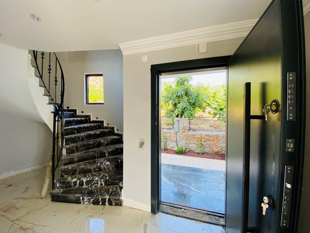 MAY2496 - Photo 38