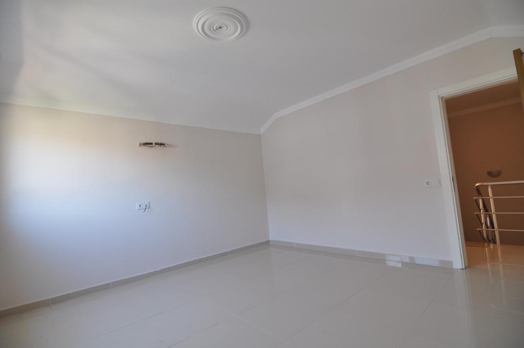 MAY2383 - Photo 28