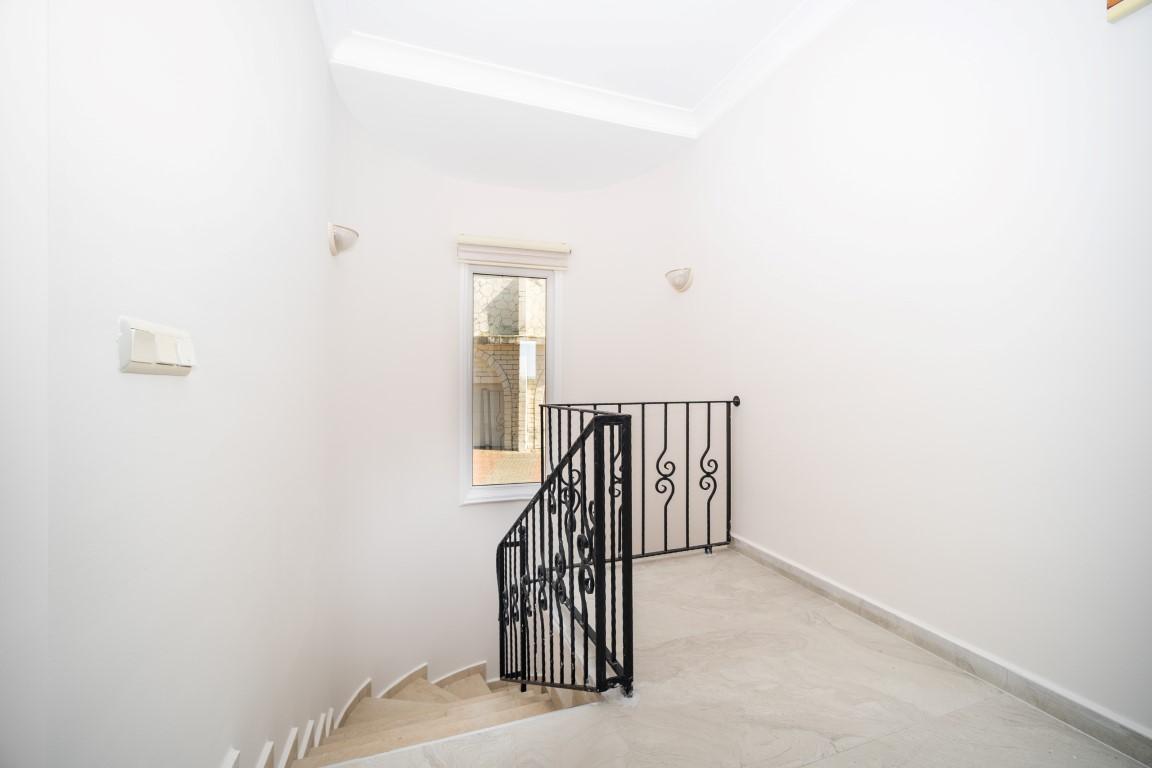 MAY2595 - Photo 25