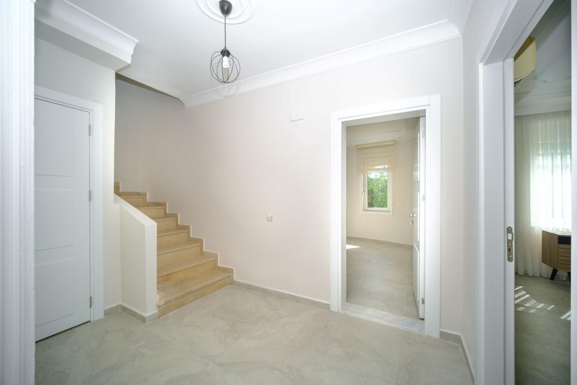 MAY2595 - Photo 8