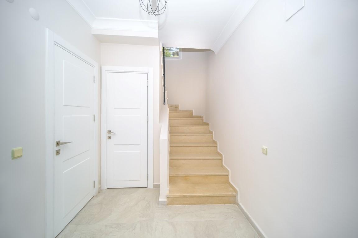 MAY2595 - Photo 10