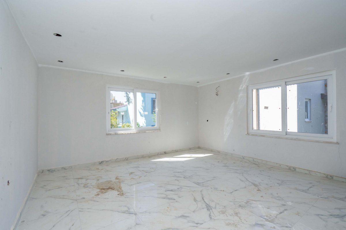 MAY2611 - Photo 10