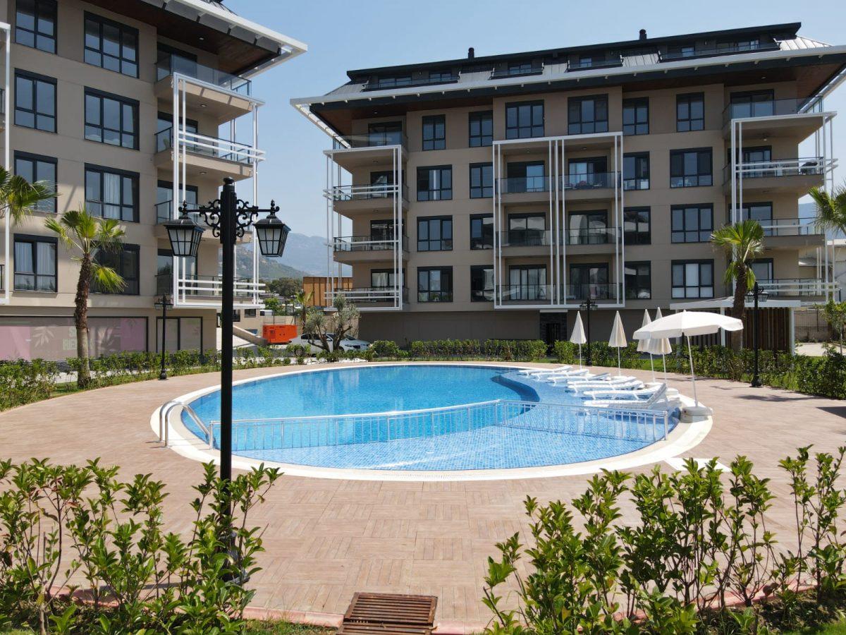 MAY2554 - Photo 2