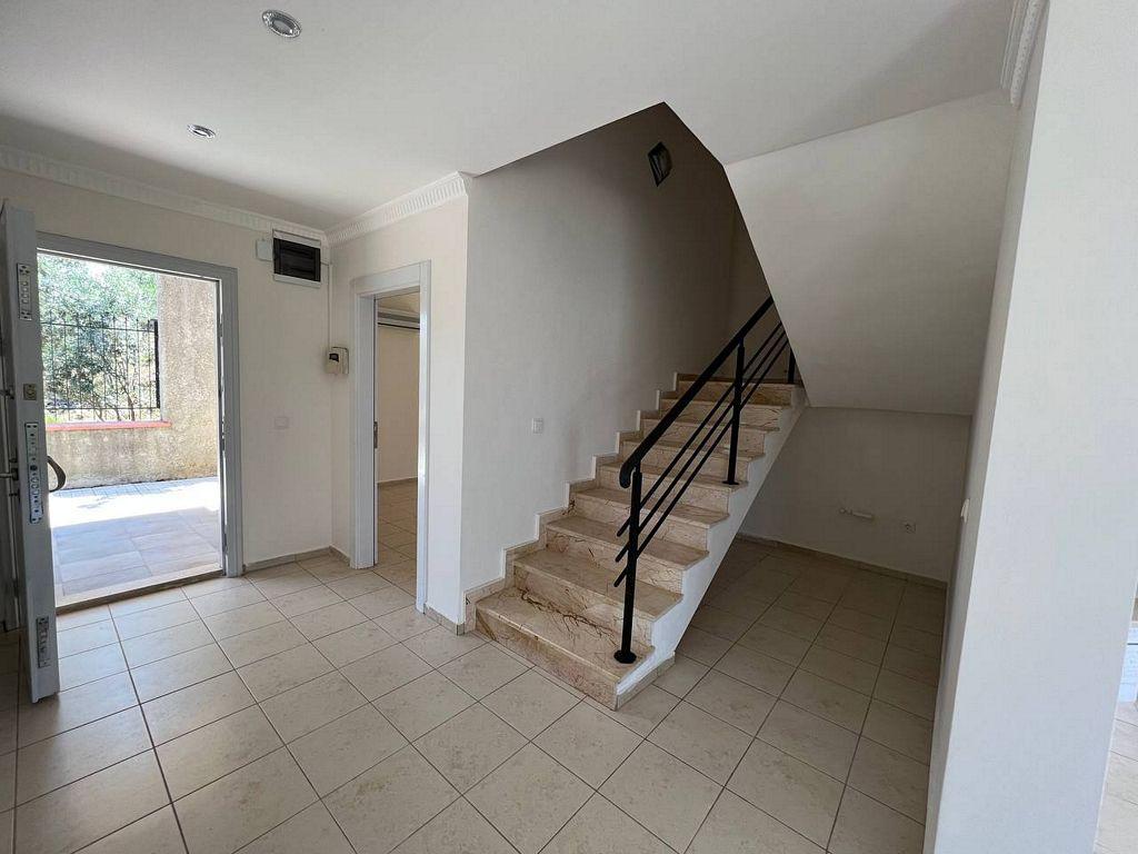 MAY2575 - Photo 10