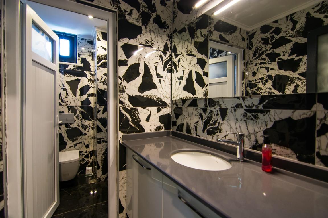 MAY2573 - Photo 20
