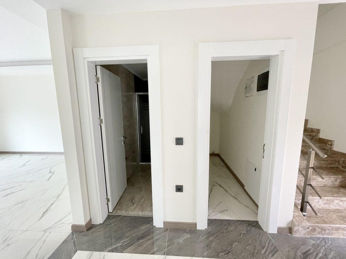 MAY2542 - Photo 15