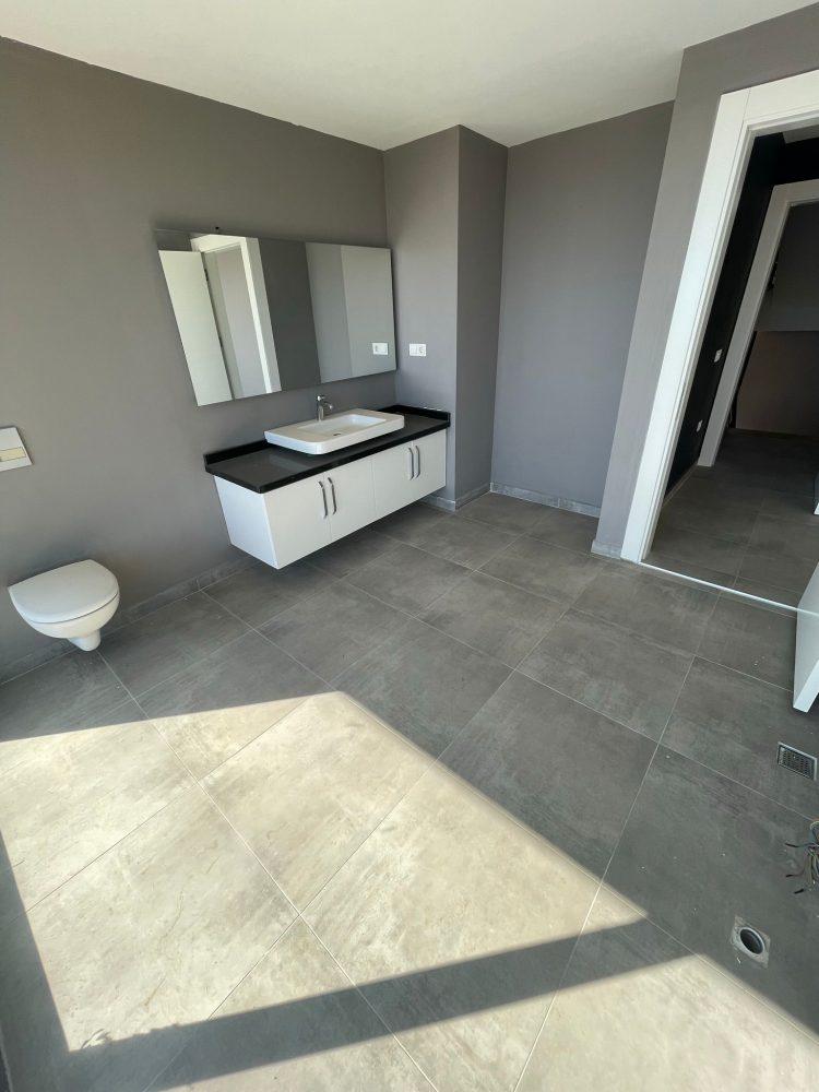 MAY2537 - Photo 16