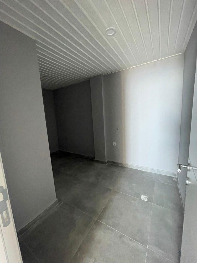 MAY2537 - Photo 19