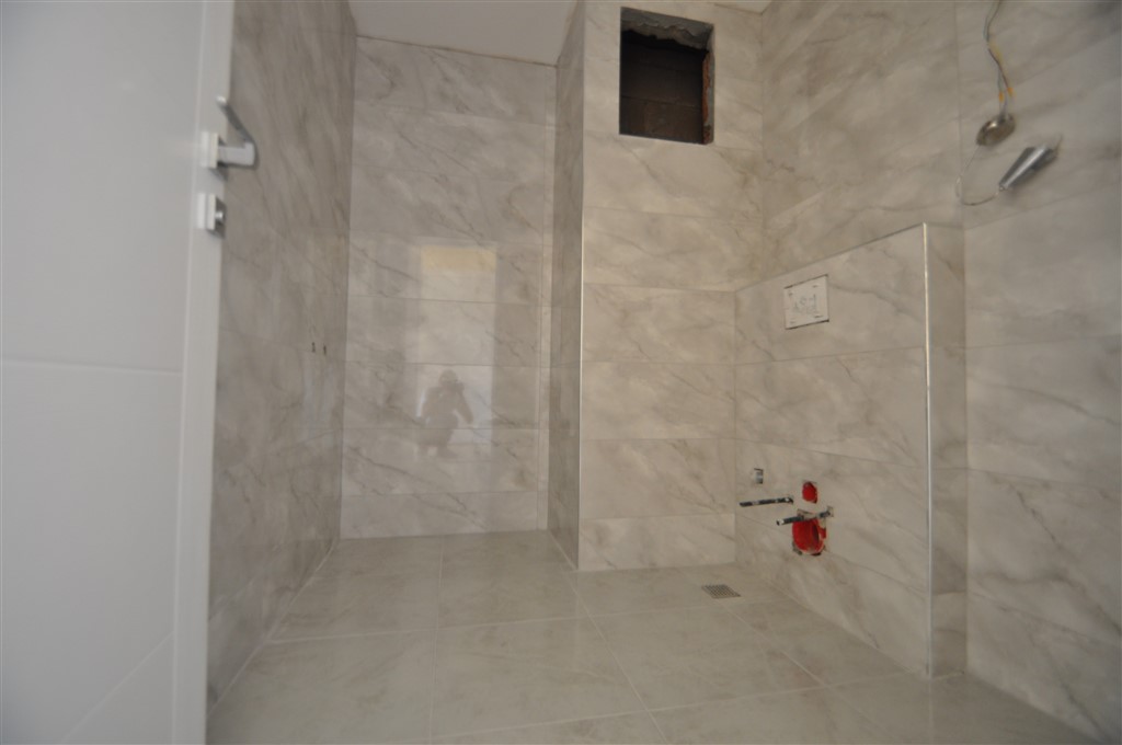 MAY2808 - Photo 30