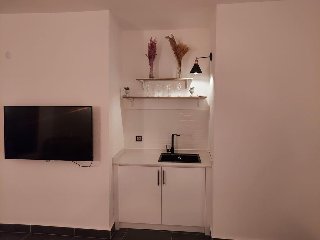MAY2701 - Photo 20
