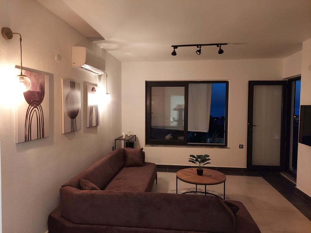 MAY2701 - Photo 22