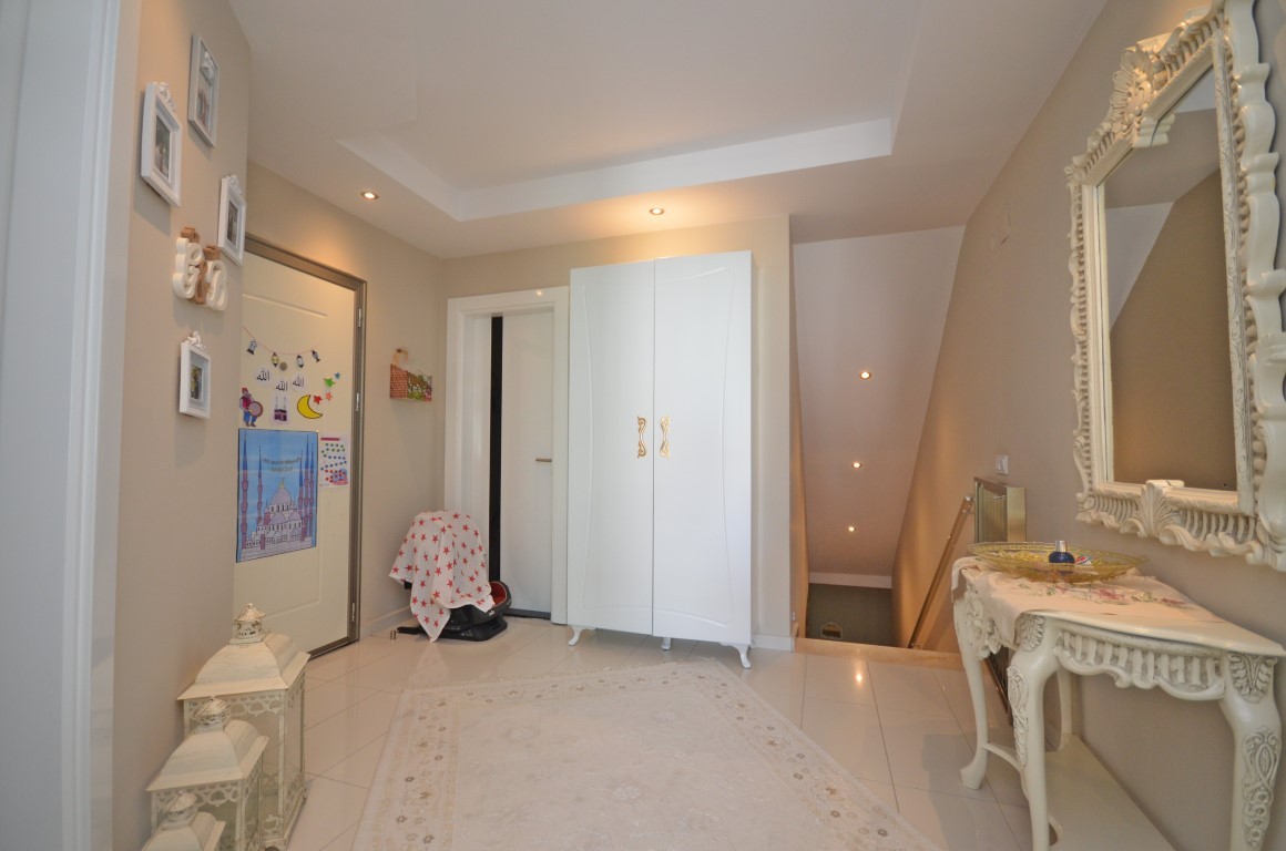 MAY2695 - Photo 5