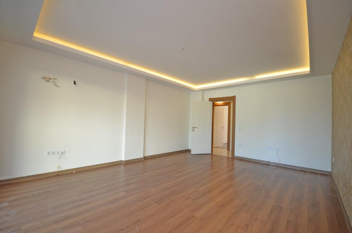 MAY2700 - Photo 13