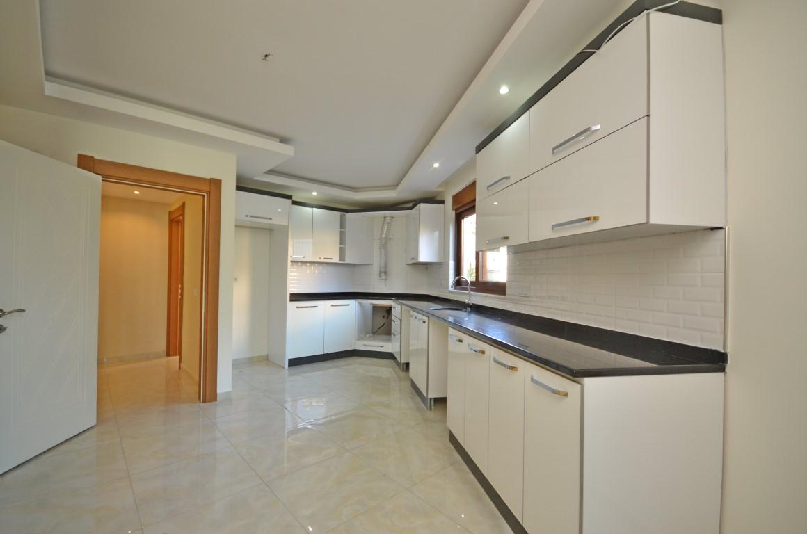 MAY2700 - Photo 18