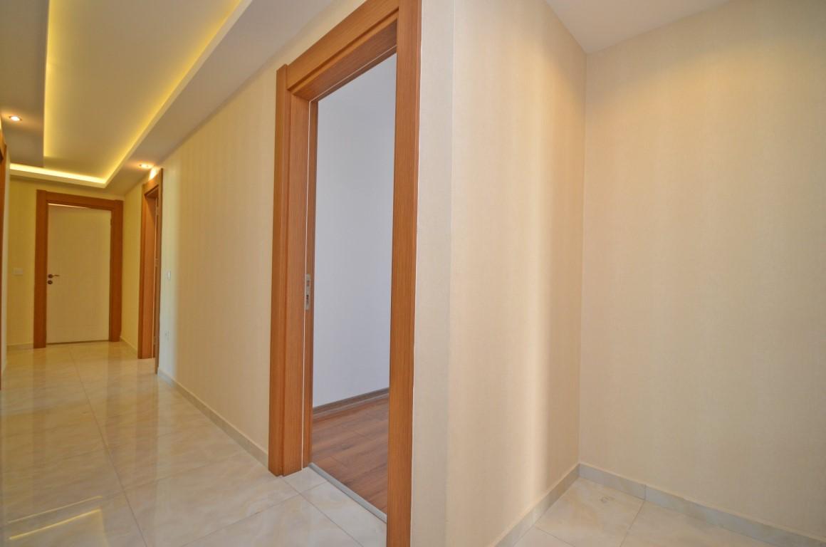 MAY2700 - Photo 23