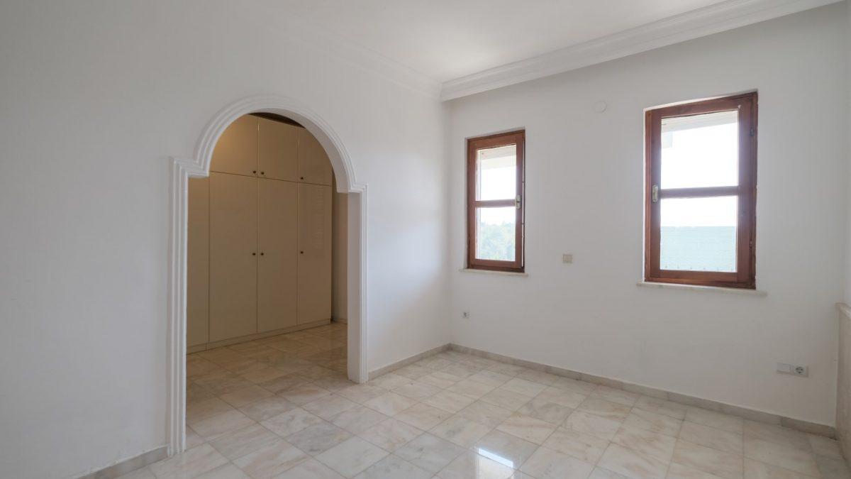 MAY2677 - Photo 9