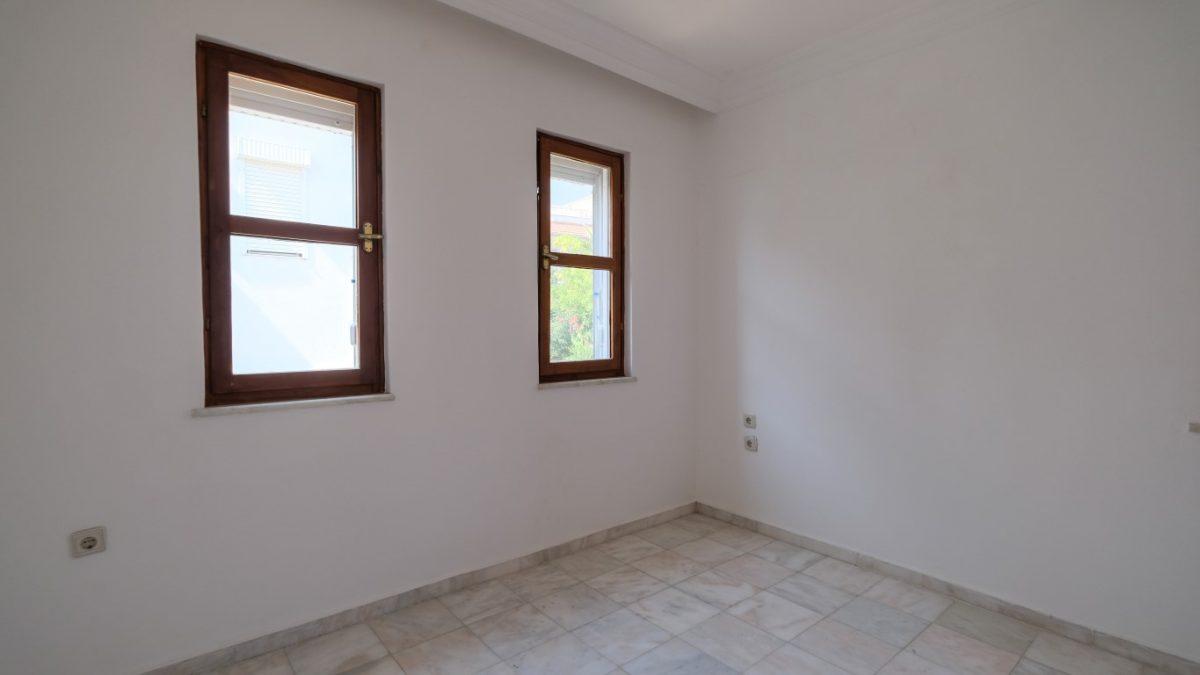 MAY2677 - Photo 3