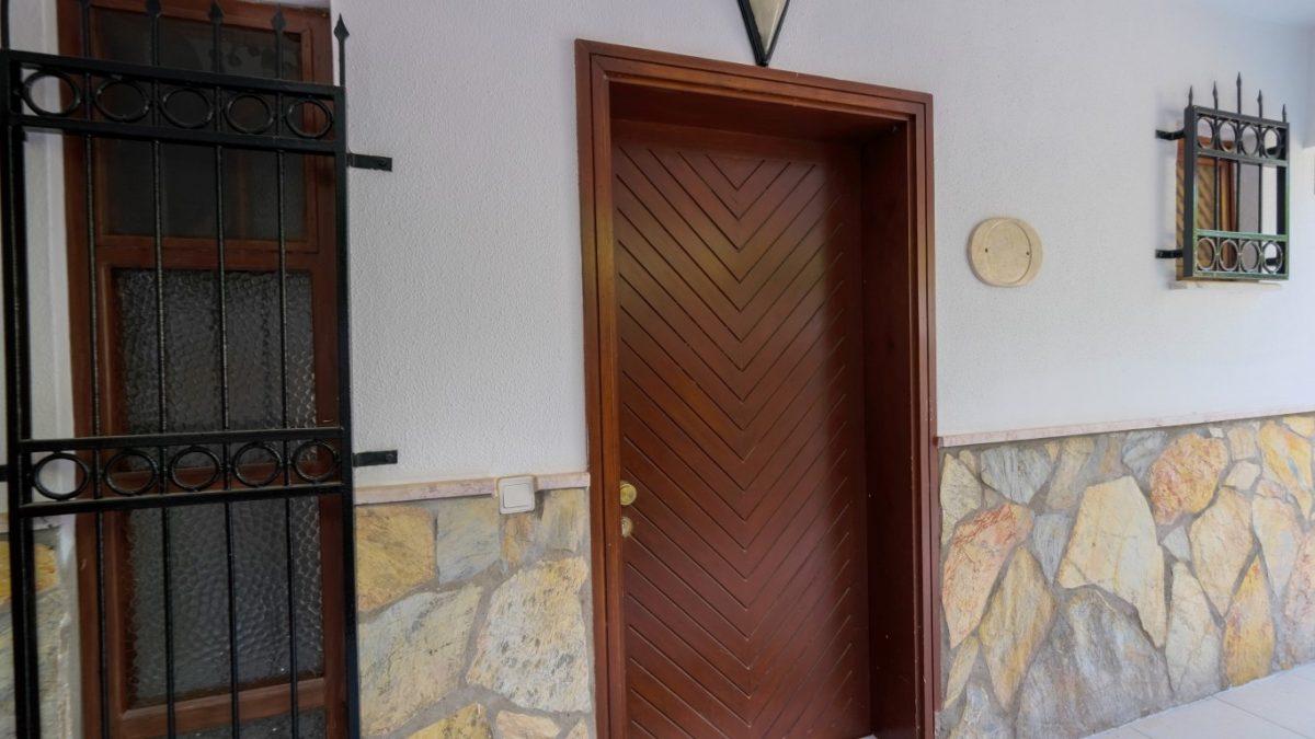 MAY2677 - Photo 2
