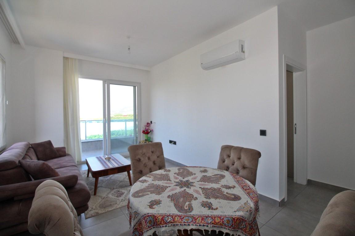 MAY2977 - Photo 2
