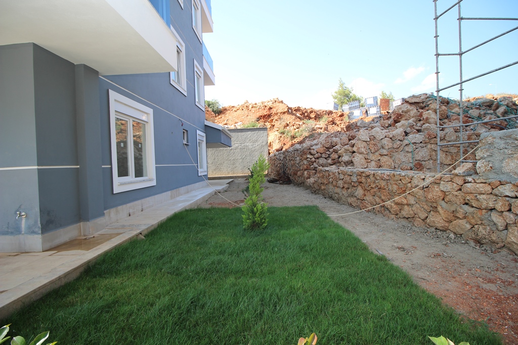 MAY2867 - Photo 2