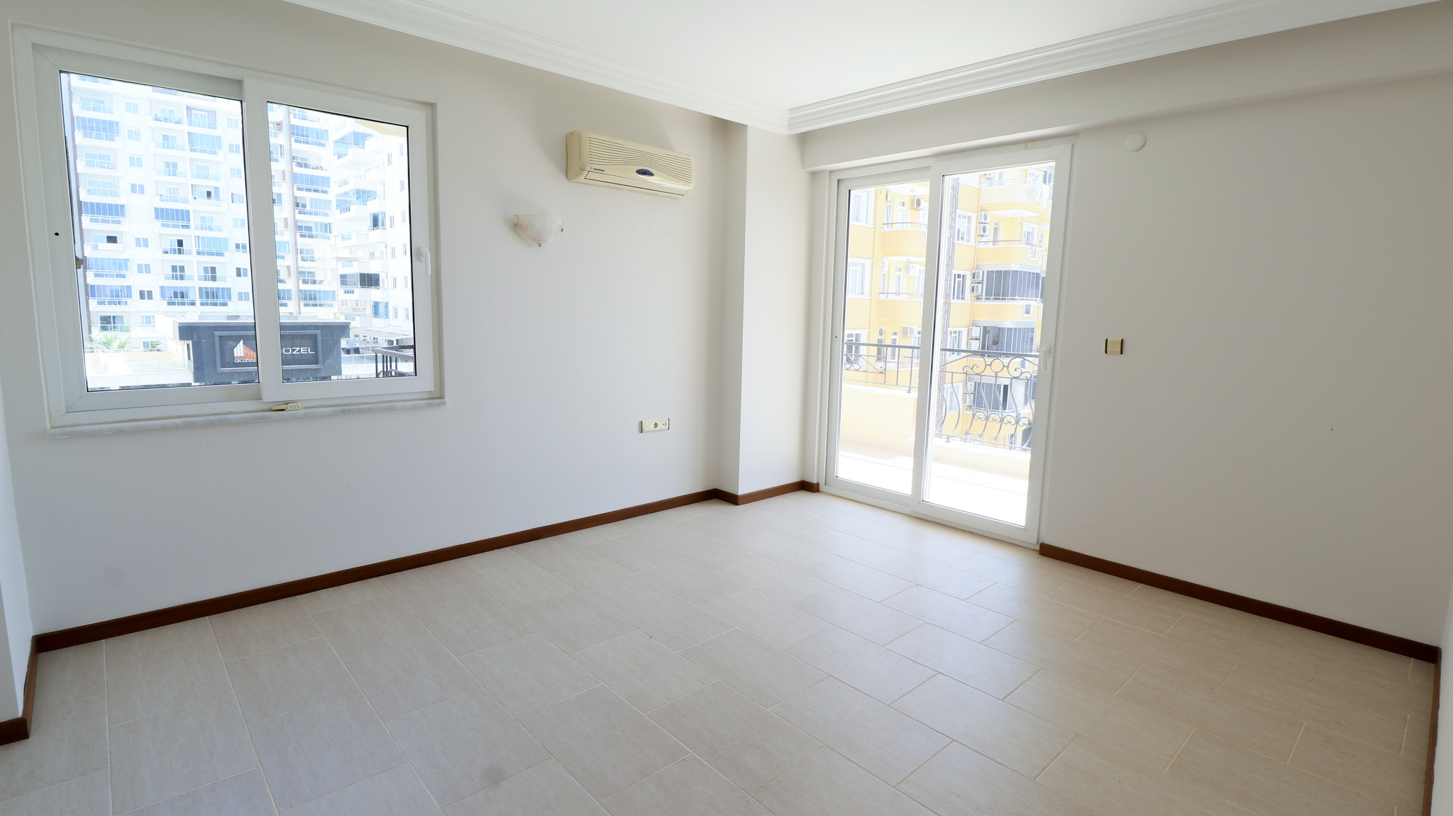 MAY2908 - Photo 8