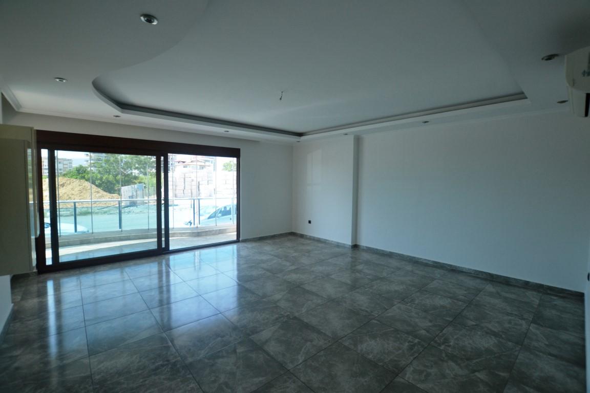 MAY3046 - Photo 14