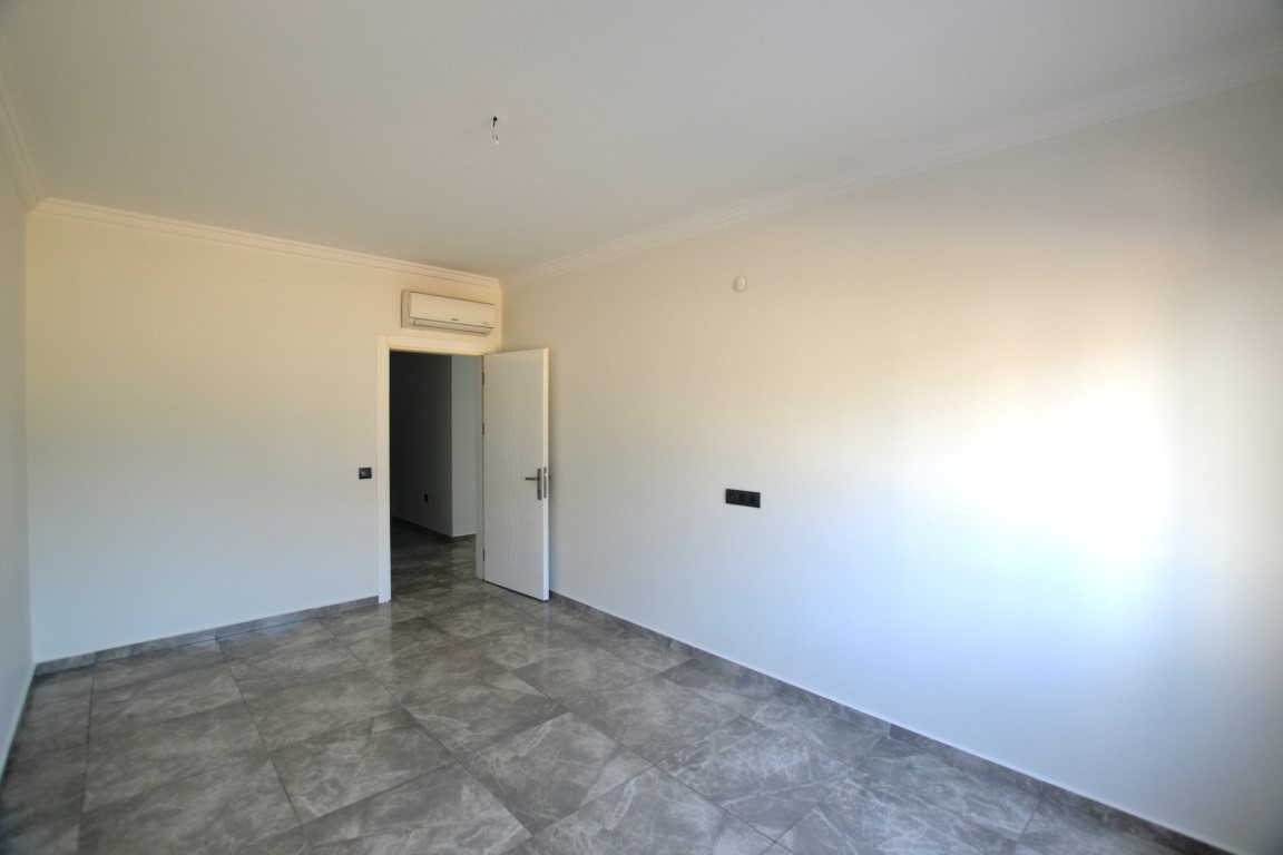 MAY3046 - Photo 27