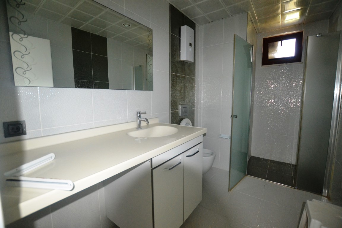 MAY3046 - Photo 19