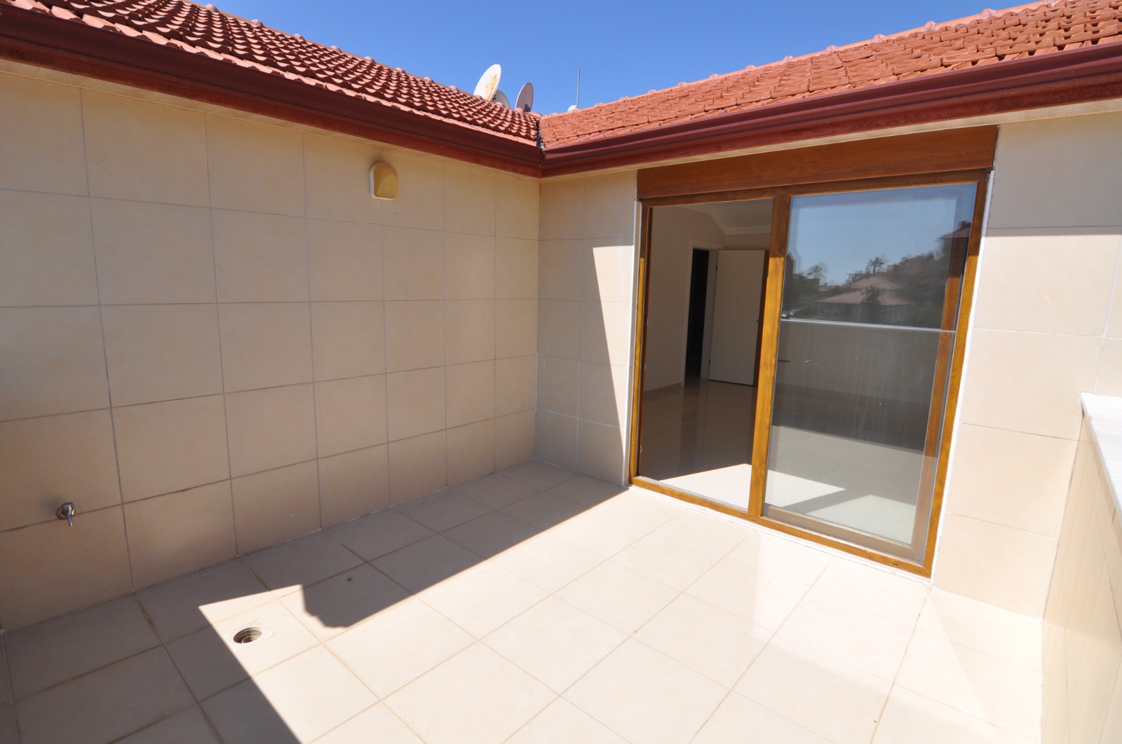 MAY3069 - Photo 14