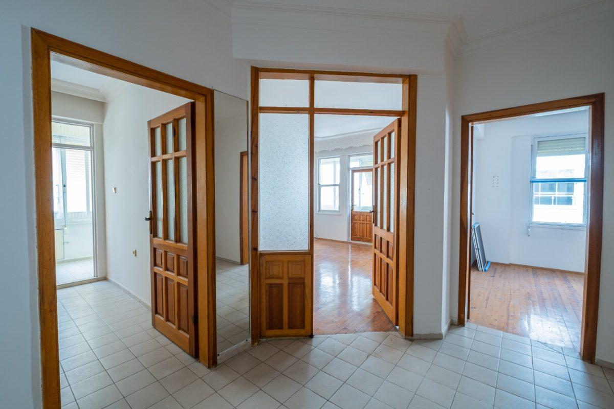 MAY3048 - Photo 2