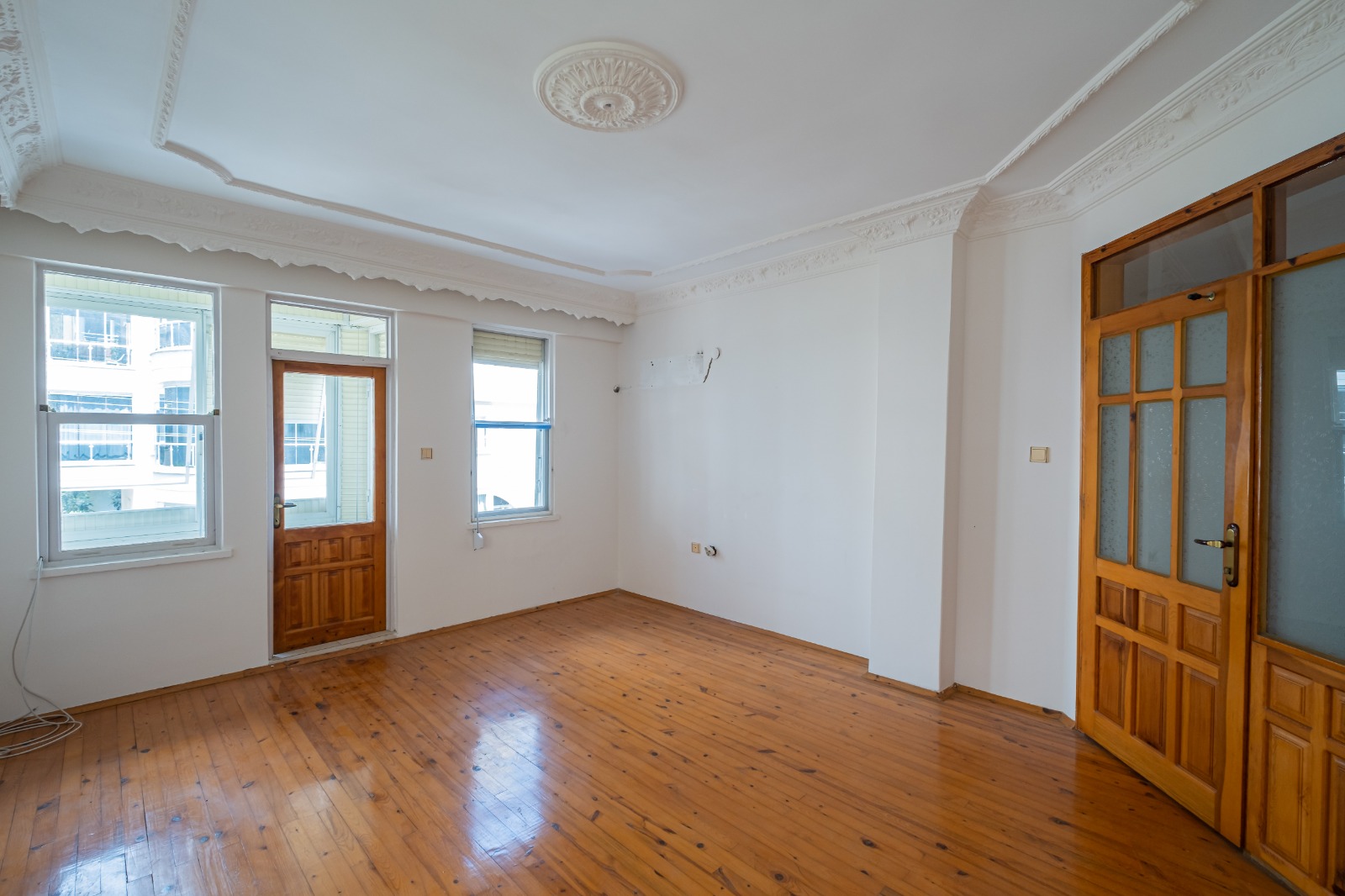 MAY3048 - Photo 4