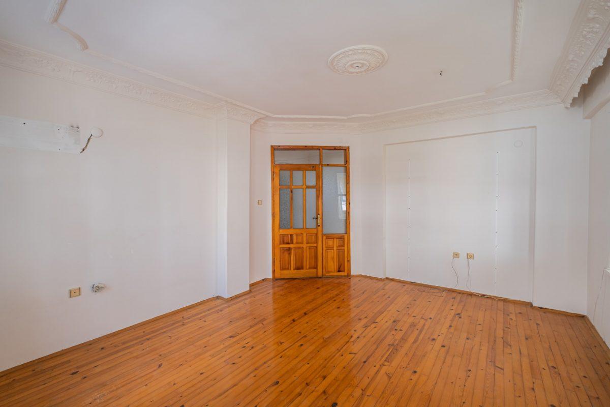 MAY3048 - Photo 6