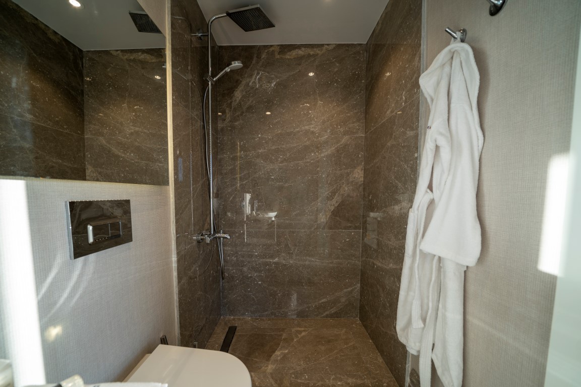 MAY6631 - Photo 49