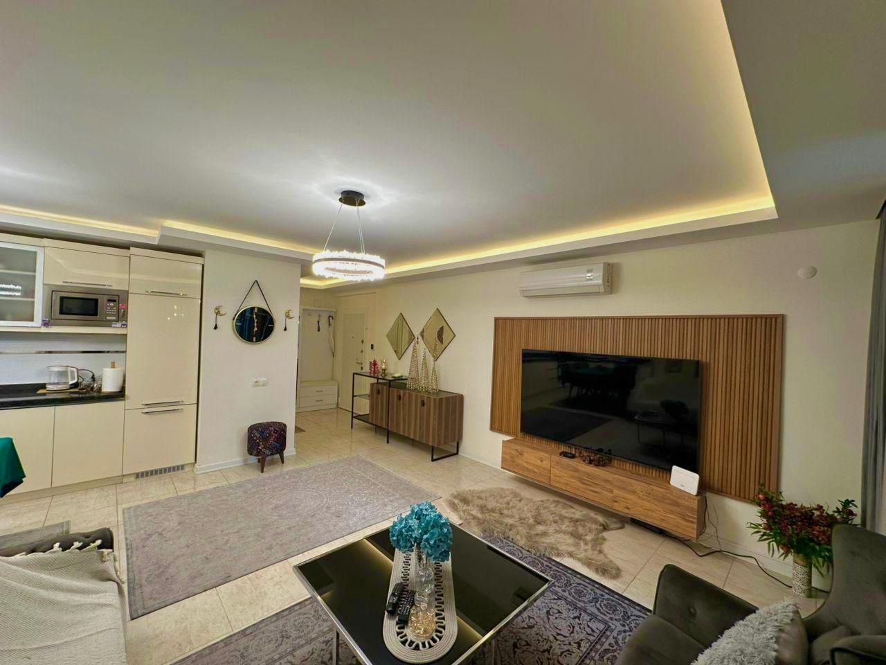 MAY6701 - Photo 2