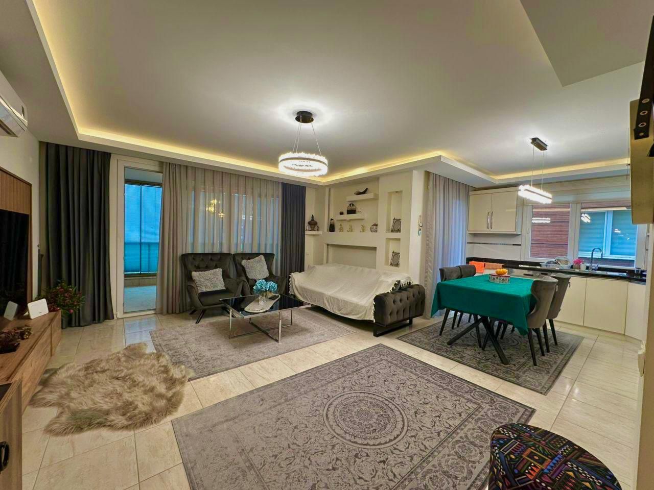 MAY6701 - Photo 1