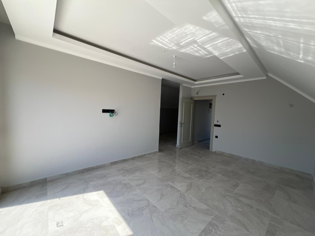 MAY6758 - Photo 16