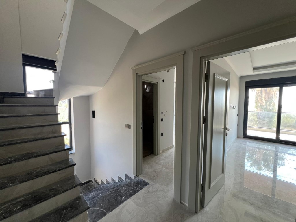 MAY6758 - Photo 10